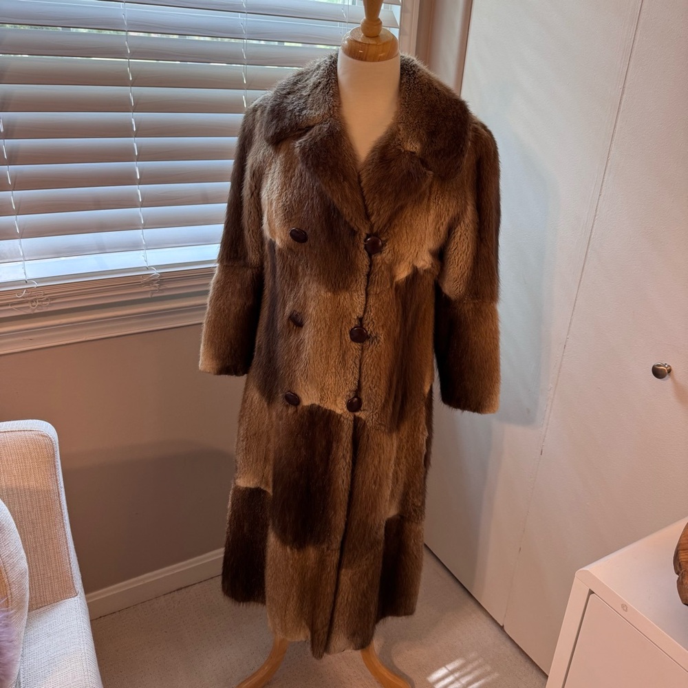 Vintage Gus Mayer genuine muskrat fur coat double breasted *small hole*